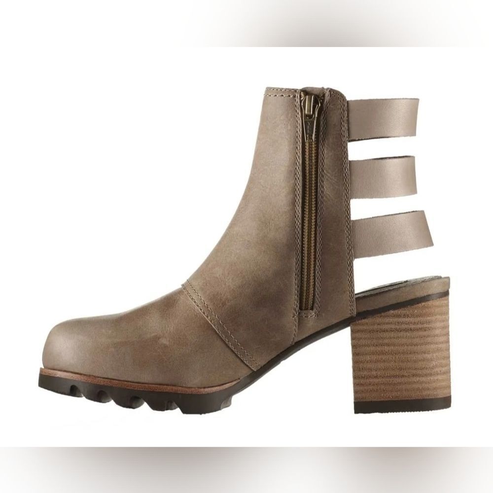 Sorel Addington Chelsea Boots. Outdoor.